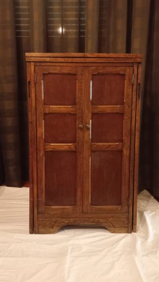 Mueble bar antiguo de madera