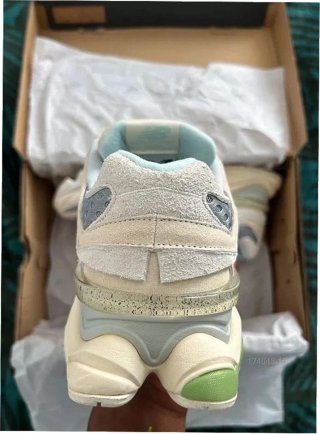 Zapatillas New Balance 9060 Beige/Gris T.39.5