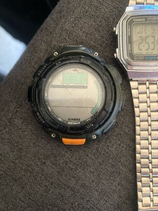 Reloj Casio Digital Plata y Negro