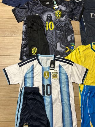 Completi Calcio Estivi Nuovi - Taglia M