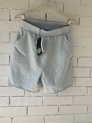 Conjunto deportivo azul