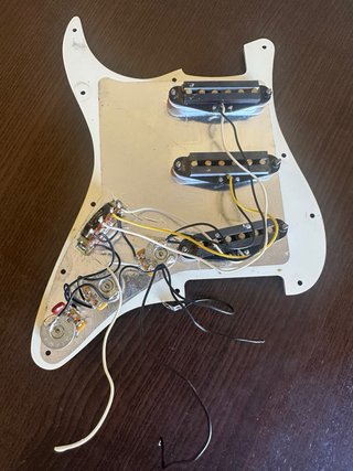 Pastillas Fender Stratocaster MIM con Golpeador
