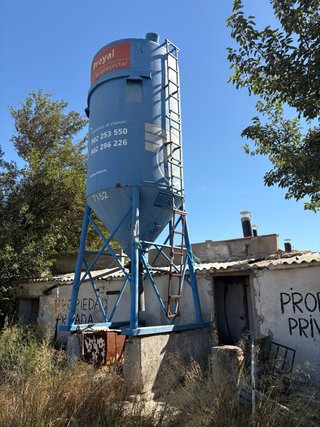 Silo de cereales metálico