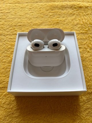 iPhone 13 mini + AirPods 3