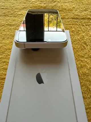 iPhone 13 mini + AirPods 3