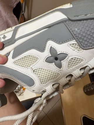 Louis Vuitton Skate Grigie