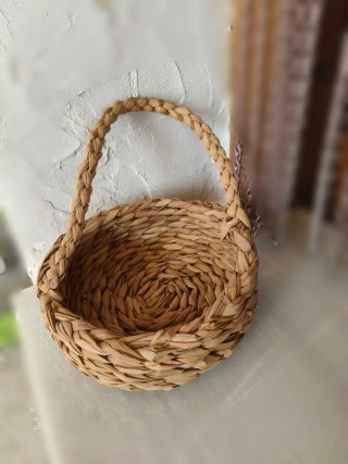 Cesta redonda de mimbre
