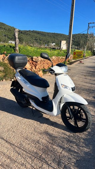 Peugeot Tweet 125 Blanca