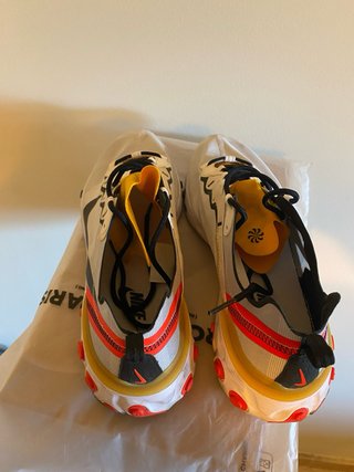 Nike React Edición Limitada Beige/Rojo