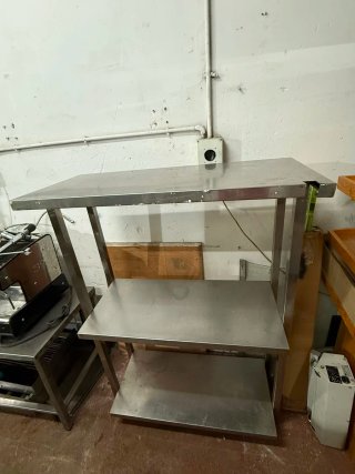 Mesa de acero inoxidable
