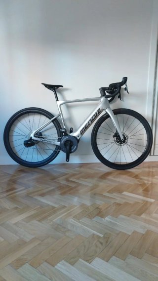 Bicicleta carretera eléctrica Mendiz EF21