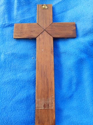 Crucifijo antiguo de madera