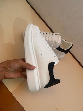 Alexander McQueen Sneakers Bianche Nere