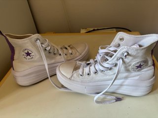 Converse niña blancas y moradas