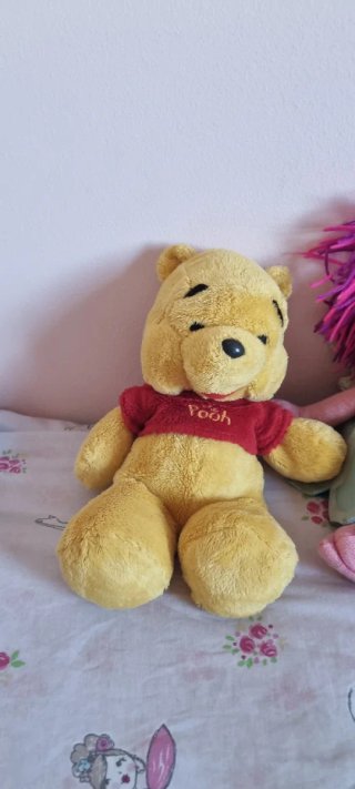 Lote de 4 peluches: Winnie, Abby, Hello Kitty, Elm