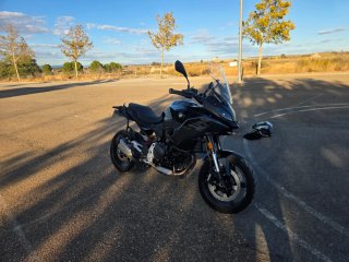 BMW F900XR Negra