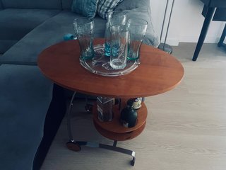 Mesa auxiliar madera cerezo y metal