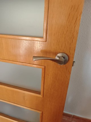 Puerta madera haya con cristales