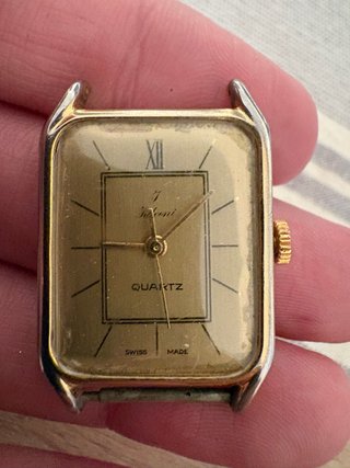 Reloj Quartz Dorado y Plateado