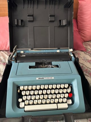Máquina de escribir Olivetti Studio 46