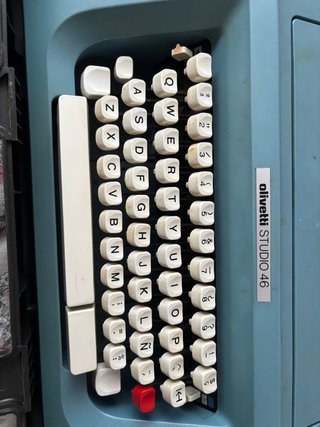 Máquina de escribir Olivetti Studio 46