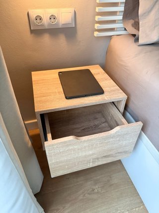 2 Mesitas de noche madera