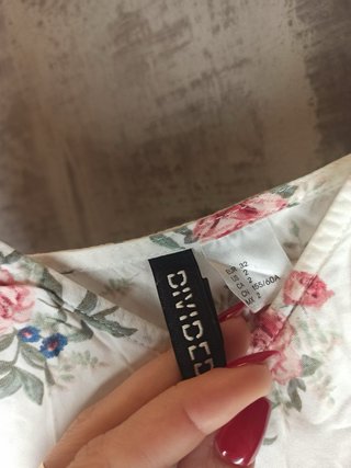 Tuta corta H&M a fiori stile Bridgerton