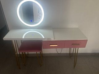 Tocador de maquillaje con espejo LED