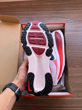 Nike Vomero 18 Talla 42.5