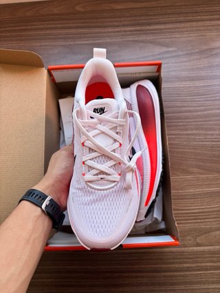 Nike Vomero 18 Talla 42.5