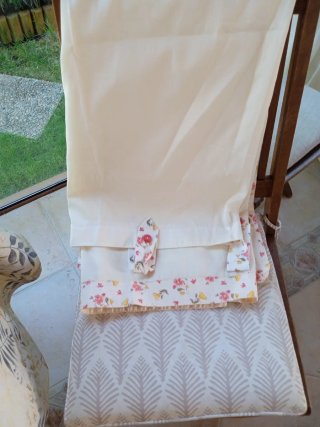 Tende da bagno con bordi floreali