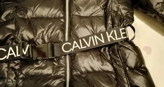Abrigo Calvin Klein Negro con Cinturón