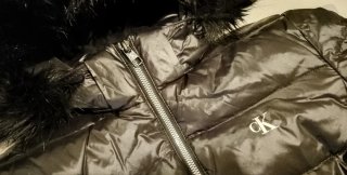 Abrigo Calvin Klein Negro con Cinturón