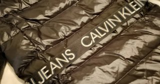 Abrigo Calvin Klein Negro con Cinturón