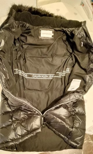 Abrigo Calvin Klein Negro con Cinturón