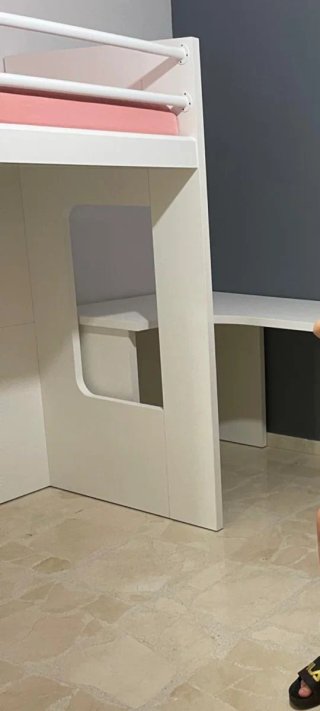 Cama alta con escalera y cajones