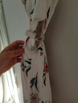 Vestido Hollister floral blanco XS