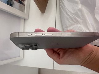 iPhone 15 Pro como nuevo en caja
