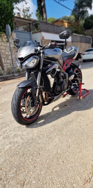 Triumph Street Triple RS 2021