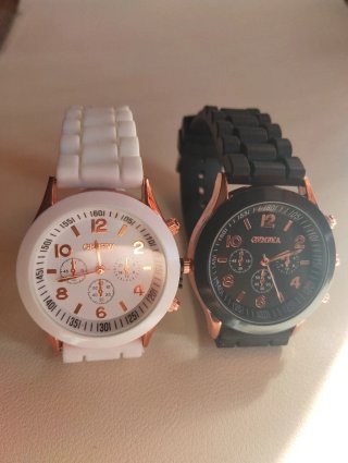 Lotto 2 orologi Geneva Bianco e nero