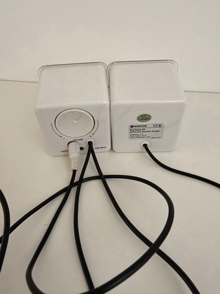 Altavoces Woxter Blancos y Plateados