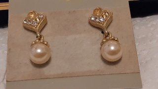 Orecchini vintage di perle artificiali con strass