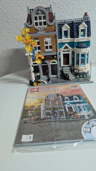 LEGO Creator 10270 Bookshop