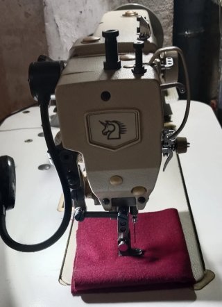 Máquina de coser industrial Unicorn LS2-H540