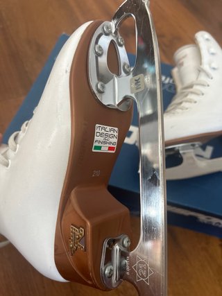 Pattini sul ghiaccio Risport Venus T. 210 MK21