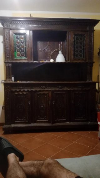 Credenza in legno massiccio