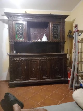 Credenza in legno massiccio