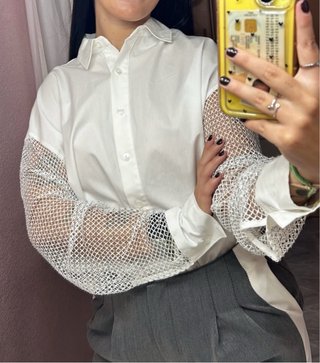 Camisa blanca con brillos