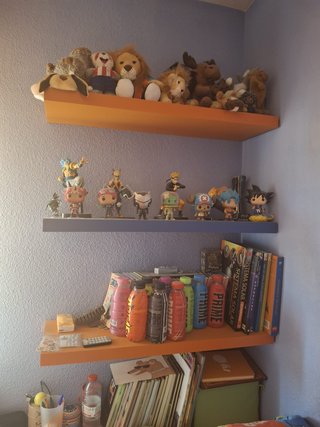 Dormitorio infantil haya, azul y naranja