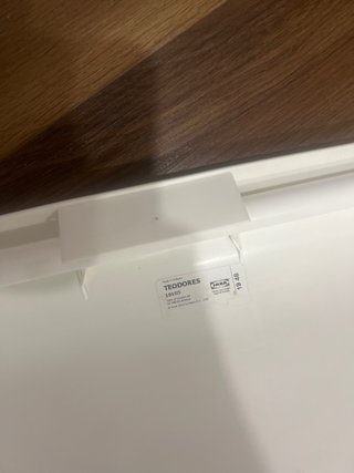 Silla Ikea blanca de plástico